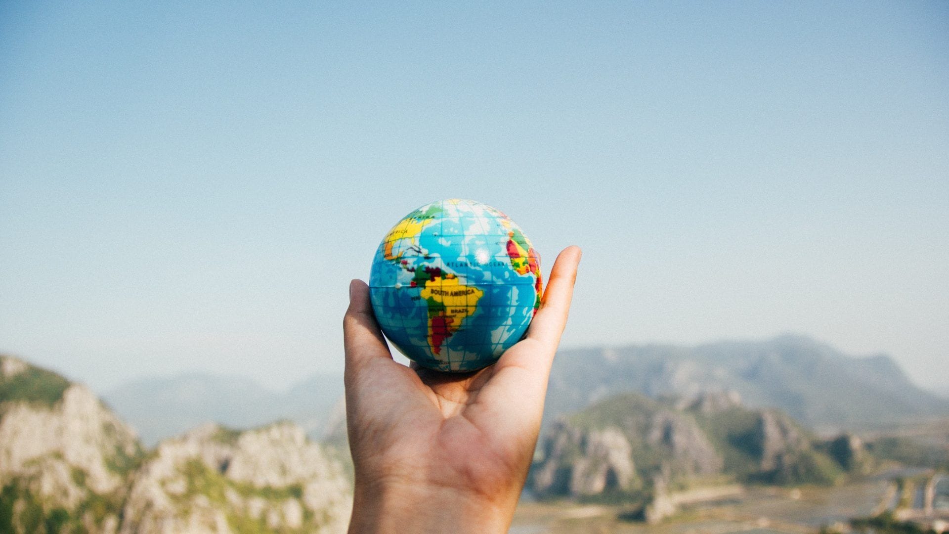 8 Things Every Travel Agency Should Do To Boost Business - Illustration