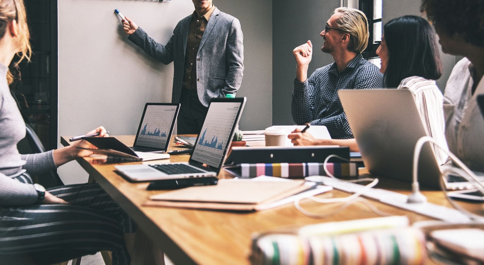 Top 5 Tips to Select the Best Onsite Solution Provider - Illustration